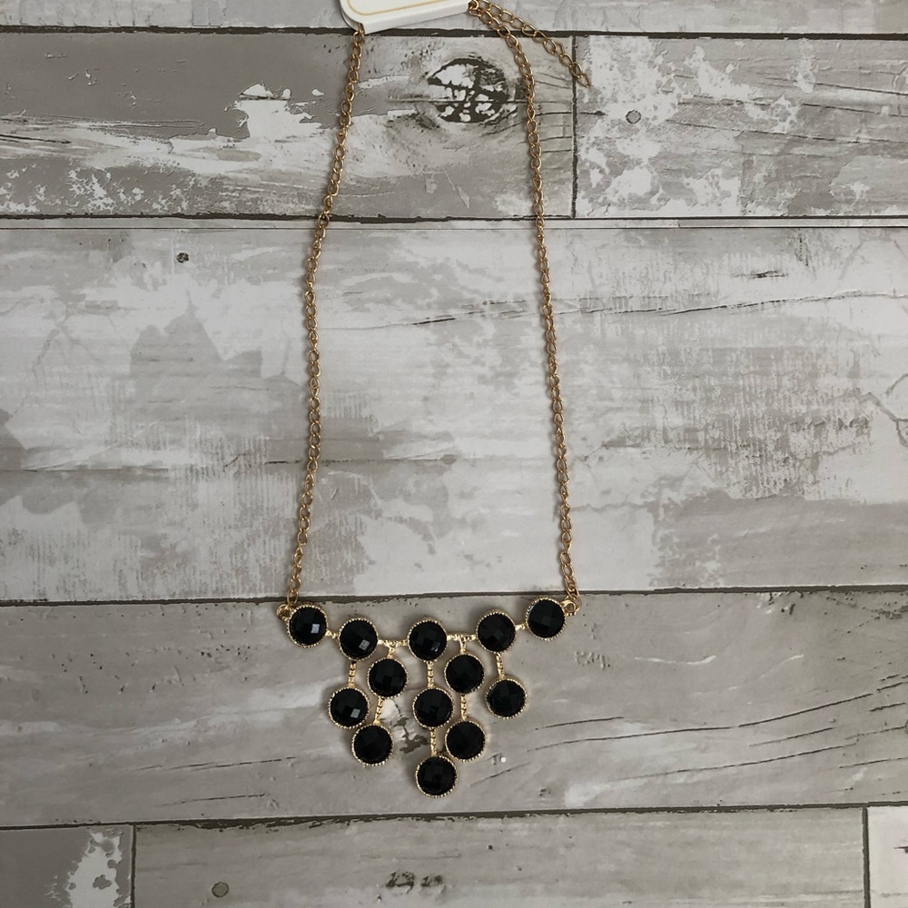 🌼🌸 Black & Gold necklace